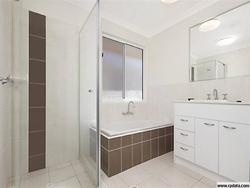 10 Kenilworth Street, Sherwood QLD 4075