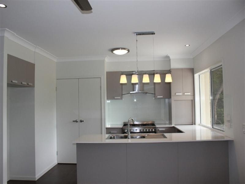 43 Camelot Street, Tennyson QLD 4105