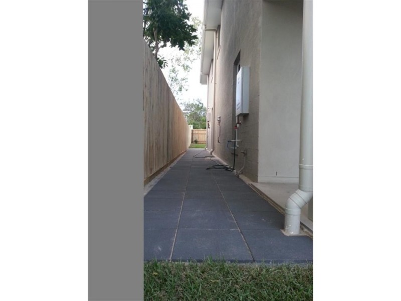 43 Camelot Street, Tennyson QLD 4105