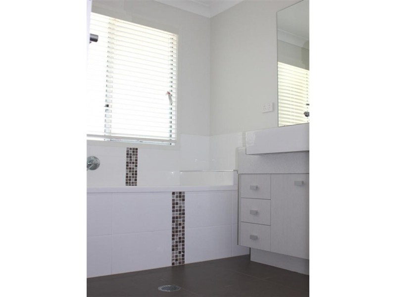 43 Camelot Street, Tennyson QLD 4105