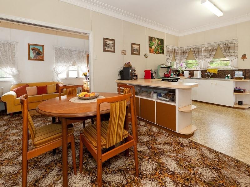 212 Oxley Road, Graceville QLD 4075