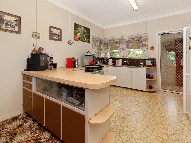 212 Oxley Road, Graceville QLD 4075