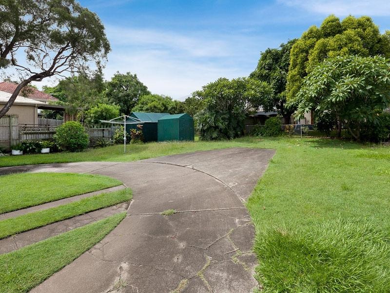 212 Oxley Road, Graceville QLD 4075