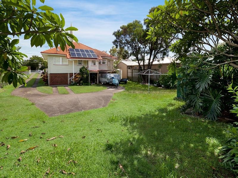 212 Oxley Road, Graceville QLD 4075