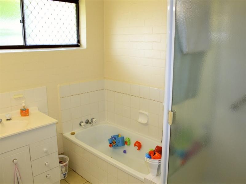 24 Deniven Street, Corinda QLD 4075