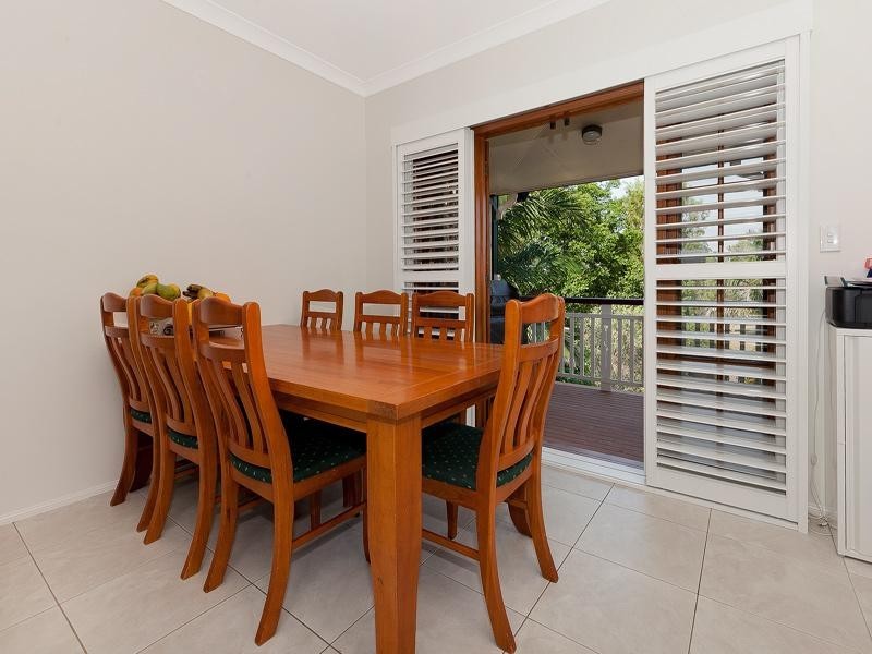 142 Central Avenue, Sherwood QLD 4075