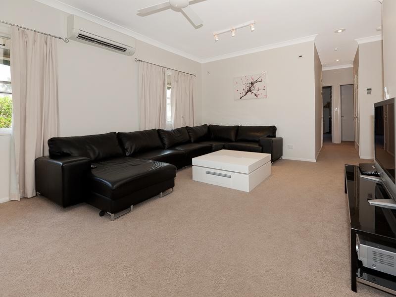 142 Central Avenue, Sherwood QLD 4075