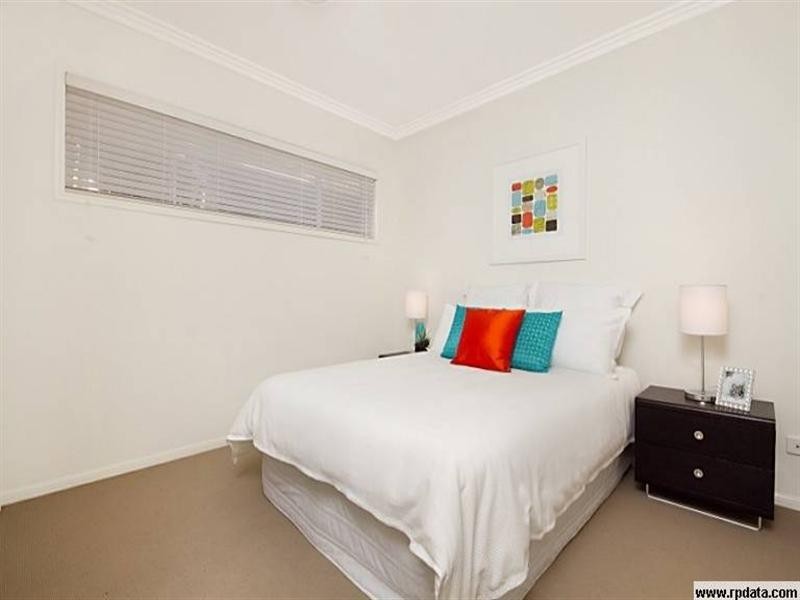 10 Kenilworth Street, Sherwood QLD 4075