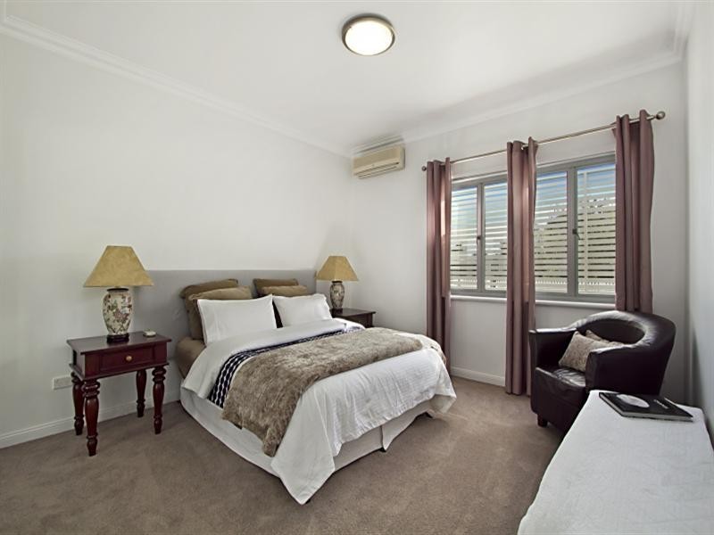 26 Ettie Street, Sherwood QLD 4075