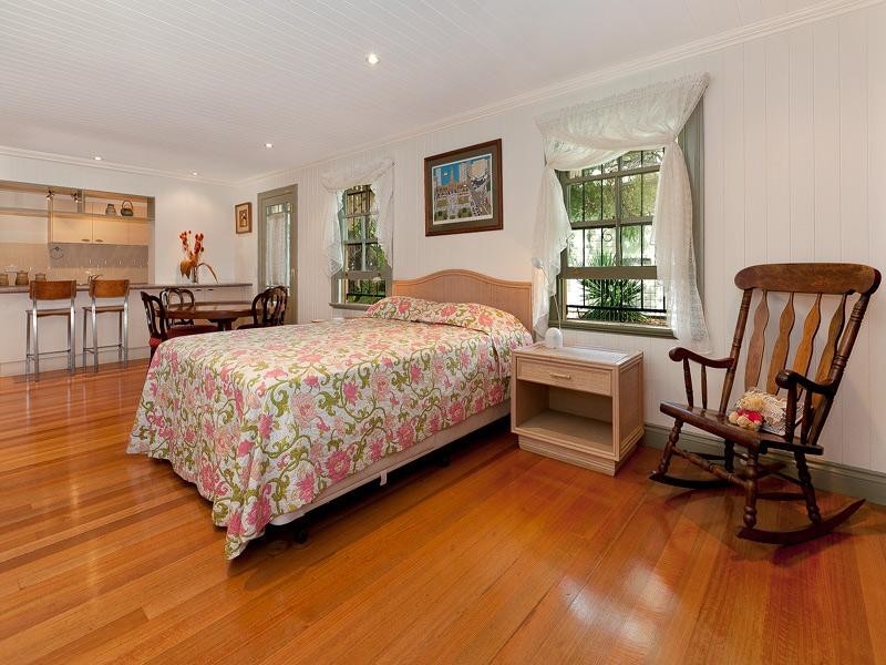 61 Victoria Avenue, Chelmer QLD 4068