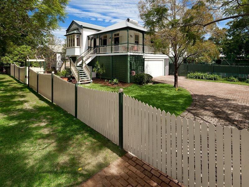 61 Victoria Avenue, Chelmer QLD 4068