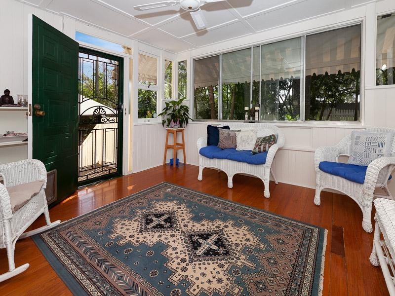 249 Cliveden Avenue, Oxley QLD 4075