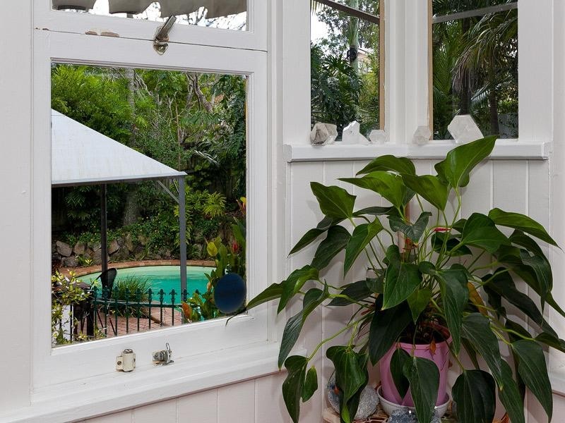 249 Cliveden Avenue, Oxley QLD 4075