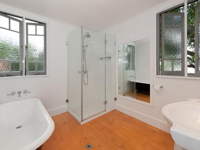 249 Cliveden Avenue, Oxley QLD 4075