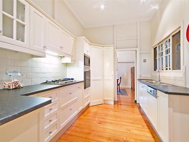 13 Dewar Terrace, Sherwood QLD 4075