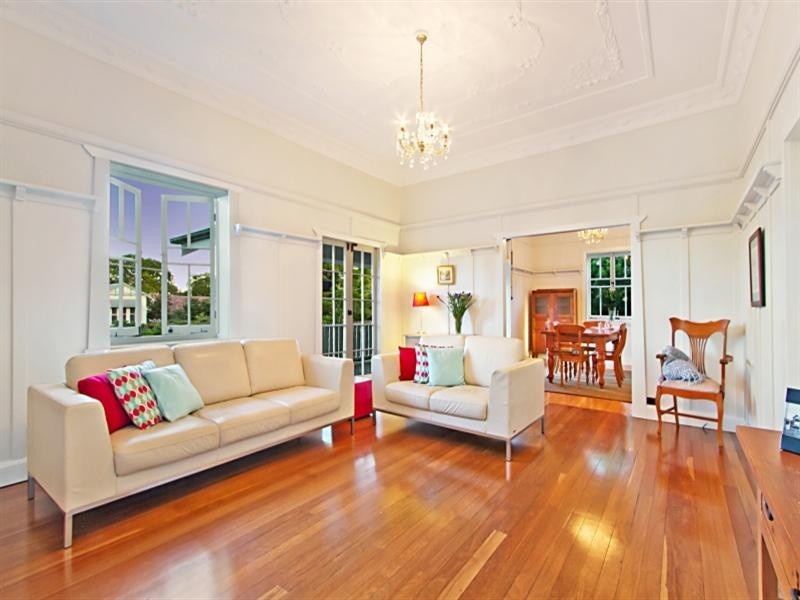 13 Dewar Terrace, Sherwood QLD 4075