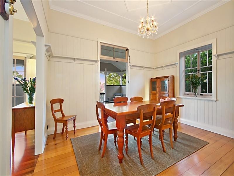 13 Dewar Terrace, Sherwood QLD 4075