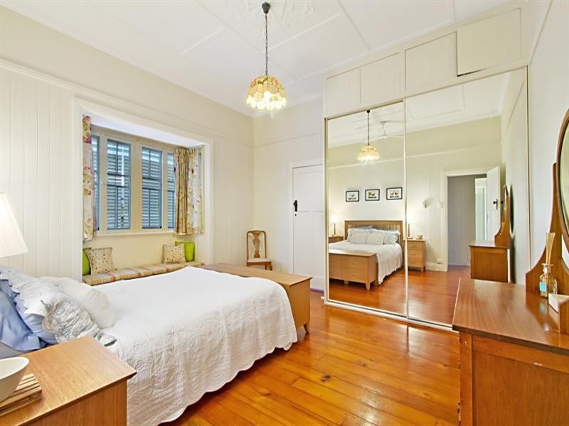 13 Dewar Terrace, Sherwood QLD 4075