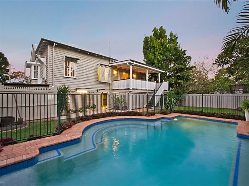 13 Dewar Terrace, Sherwood QLD 4075