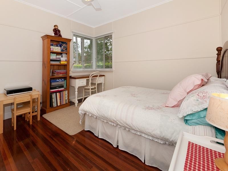 186 Graceville Avenue, Graceville QLD 4075