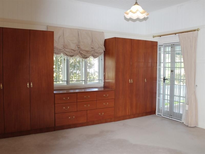 32 Hazelmere Parade, Sherwood QLD 4075