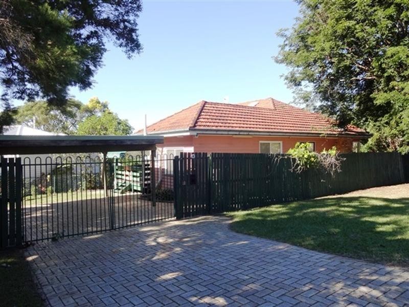 17 Seventeen Mile Rocks Road, Oxley QLD 4075