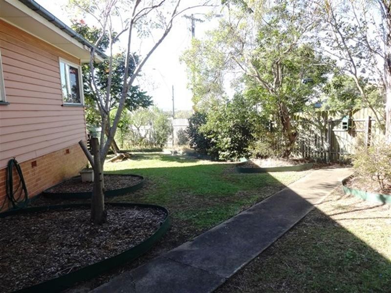 17 Seventeen Mile Rocks Road, Oxley QLD 4075