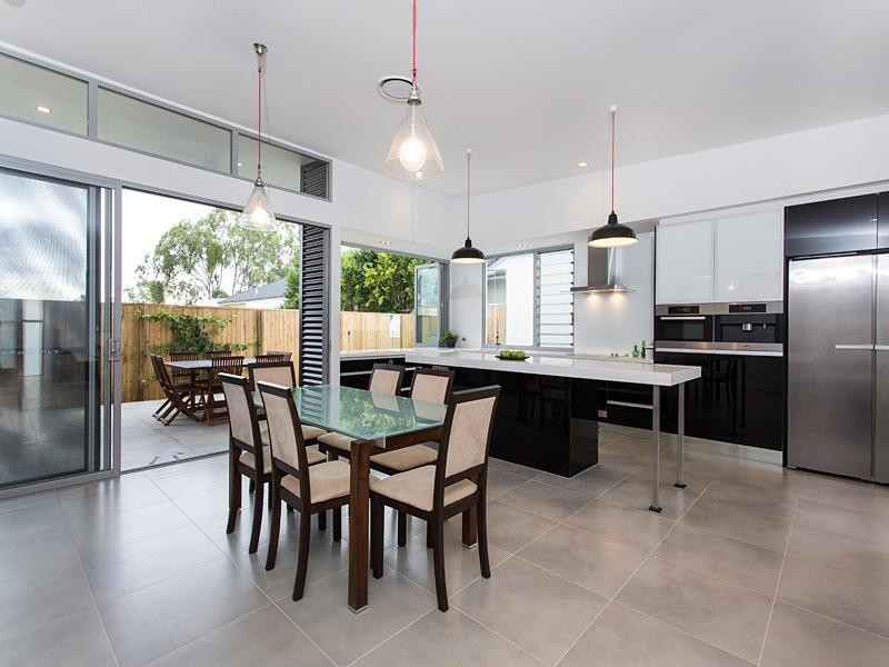 137 King Arthur Terrace, Tennyson QLD 4105