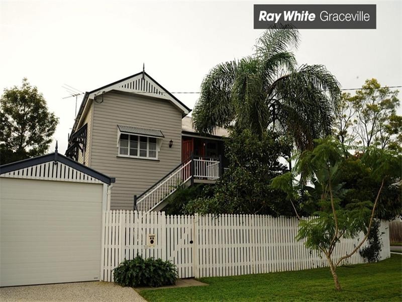 34 Chancellor Street, Sherwood QLD 4075