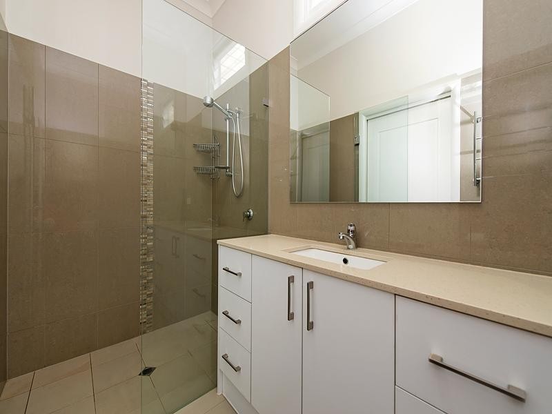 1 Turner Street, Sherwood QLD 4075