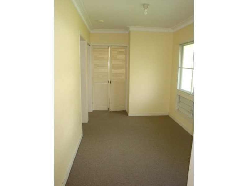 8 Bridge Street, Chelmer QLD 4068