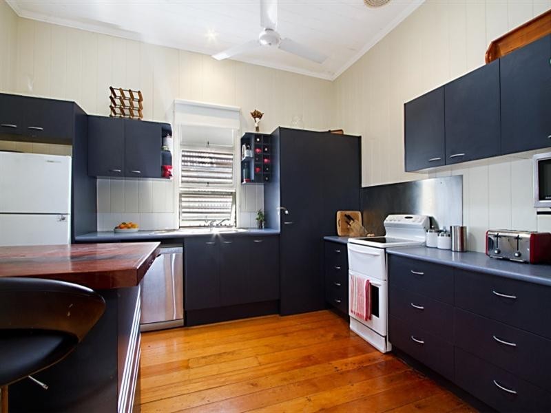 16 Allen Street, Corinda QLD 4075