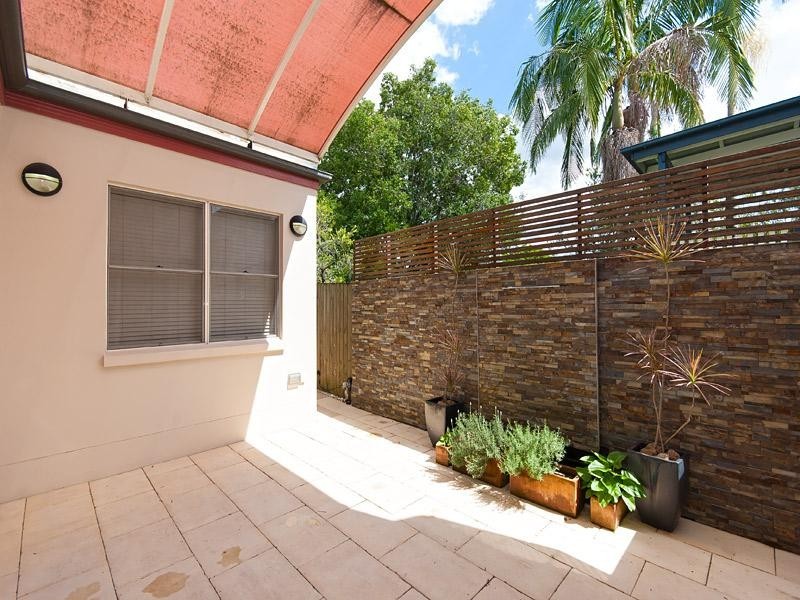 335 Oxley Road, Sherwood QLD 4075