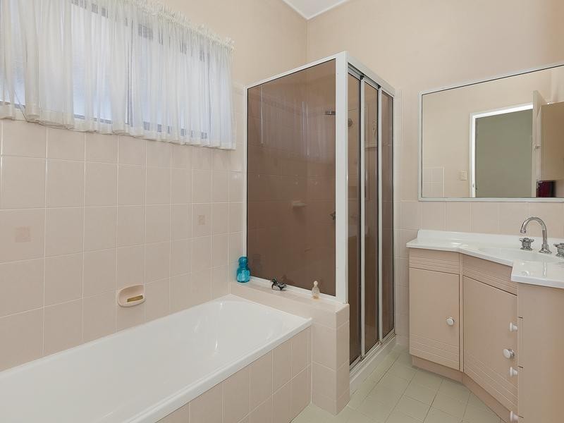 301 Cliveden Avenue, Oxley QLD 4075