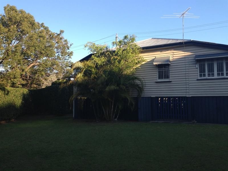 7 Kew Road, Graceville QLD 4075