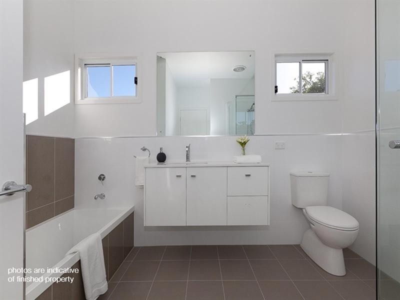 44 Central Avenue, Sherwood QLD 4075