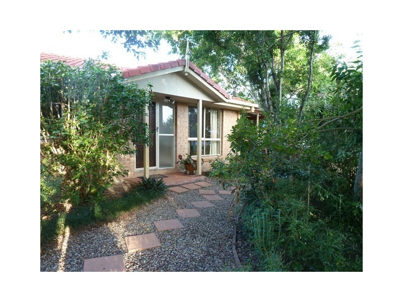 2 Vivian Street, Tennyson QLD 4105