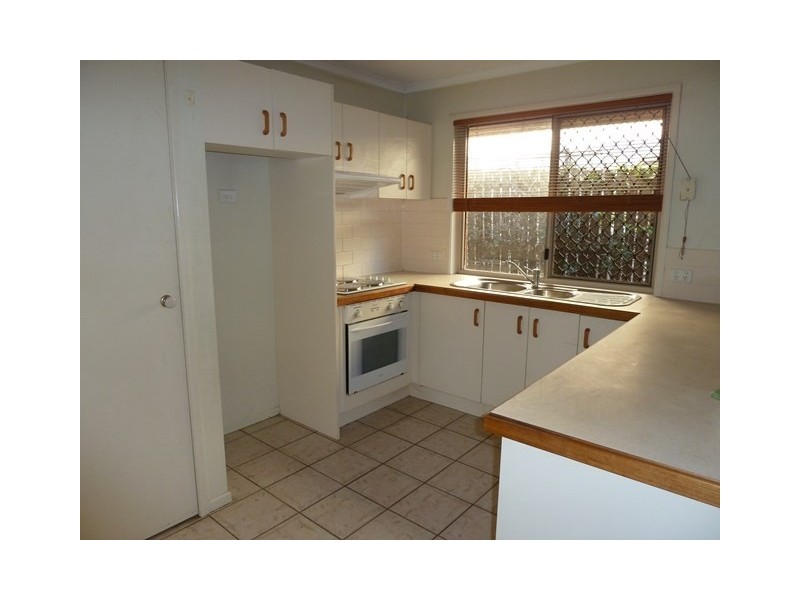 2 Vivian Street, Tennyson QLD 4105