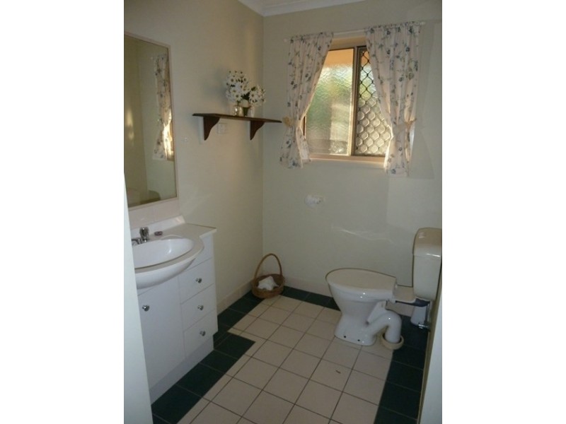 2 Vivian Street, Tennyson QLD 4105