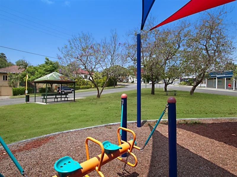 19 Orontes Road, Yeronga QLD 4104