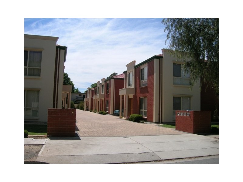 8 Barry Road, Oaklands Park SA 5046