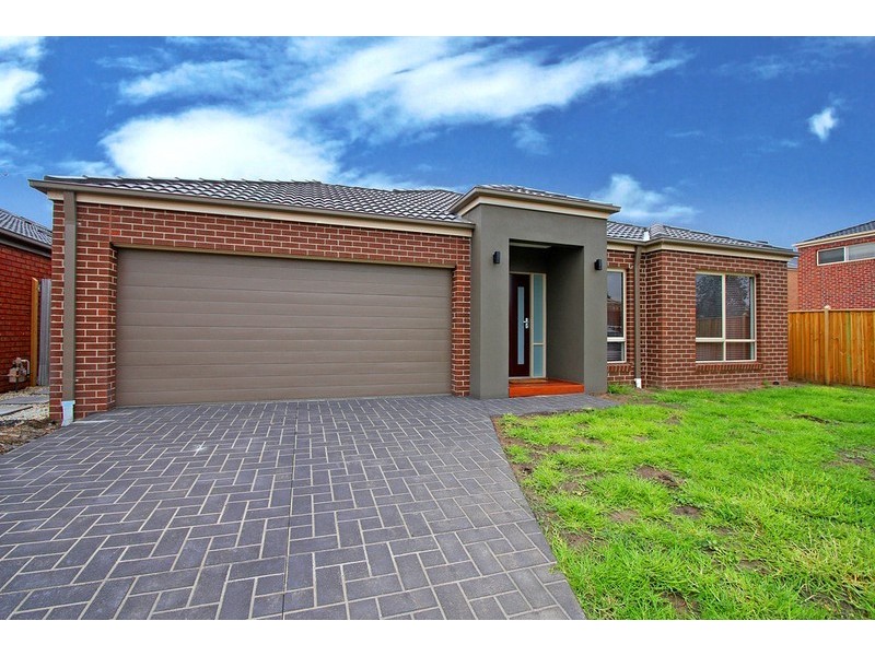 43 Paringa Drive, Ferntree Gully VIC 3156