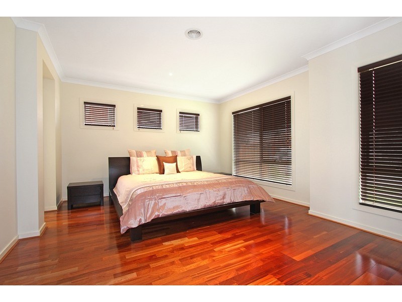 43 Paringa Drive, Ferntree Gully VIC 3156