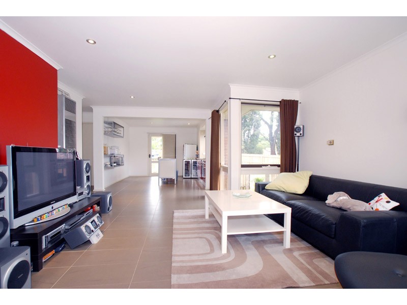 8 Eggleton Rise, Rowville VIC 3178