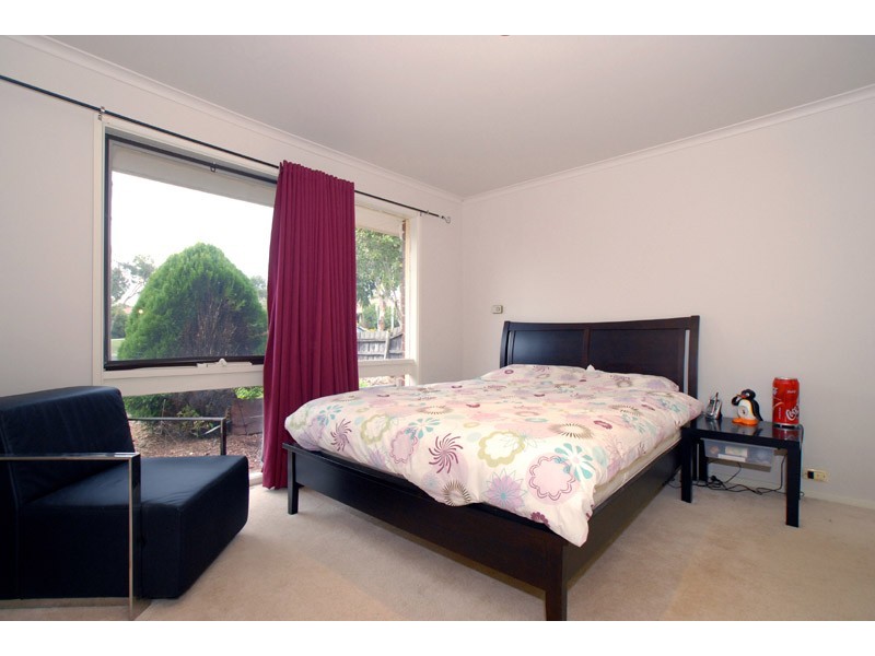 8 Eggleton Rise, Rowville VIC 3178