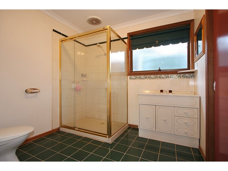 27 Deans Road, Upwey VIC 3158