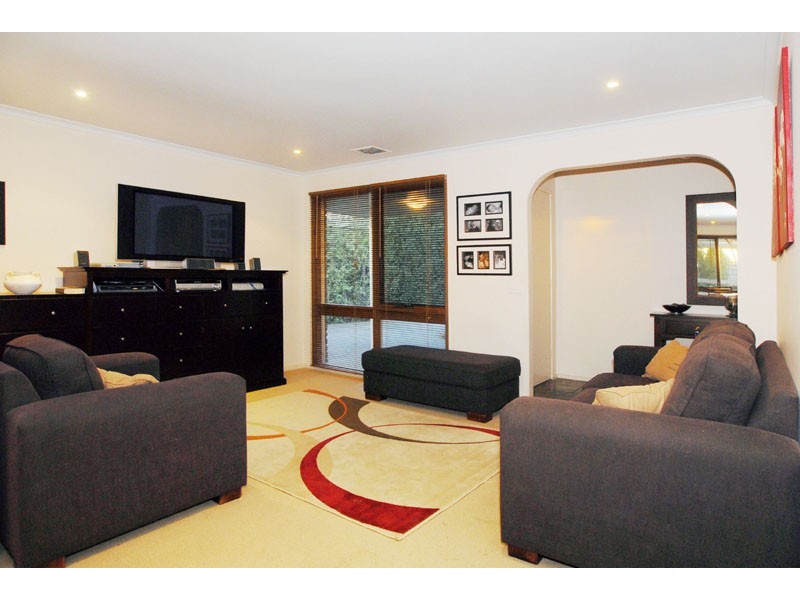 63 Bellfield Drive, Lysterfield VIC 3156