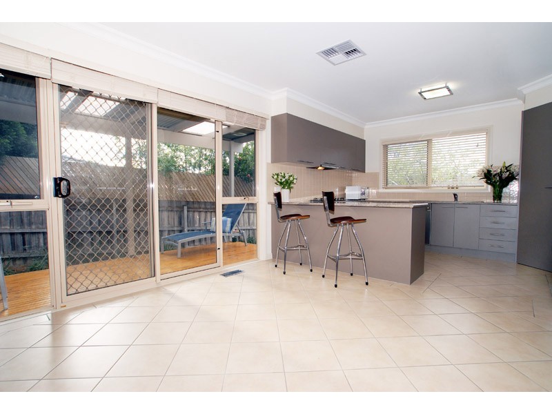 25 Johnson Drive, Ferntree Gully VIC 3156