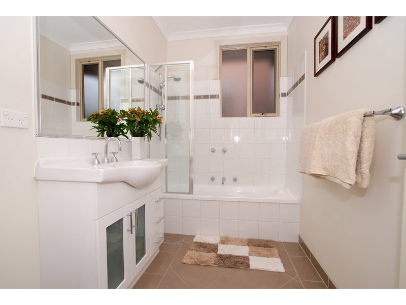 25 Johnson Drive, Ferntree Gully VIC 3156