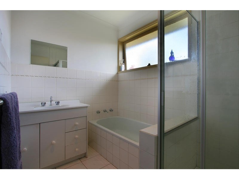 4/24 Flower Street, Ferntree Gully VIC 3156